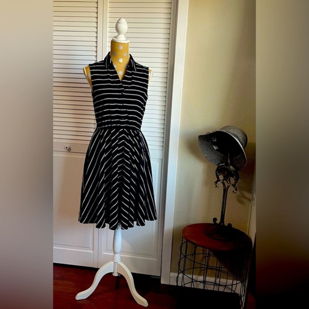 Alfani size 8P dress. Super nice classy and sophisticated with a little sexy.